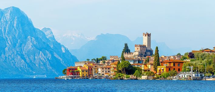 Blick auf die Stadt Malcesine am Gardasee