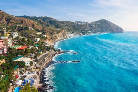 Küste von Ischia Strand