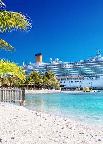 Kreuzfahrtschiff in der Karibik