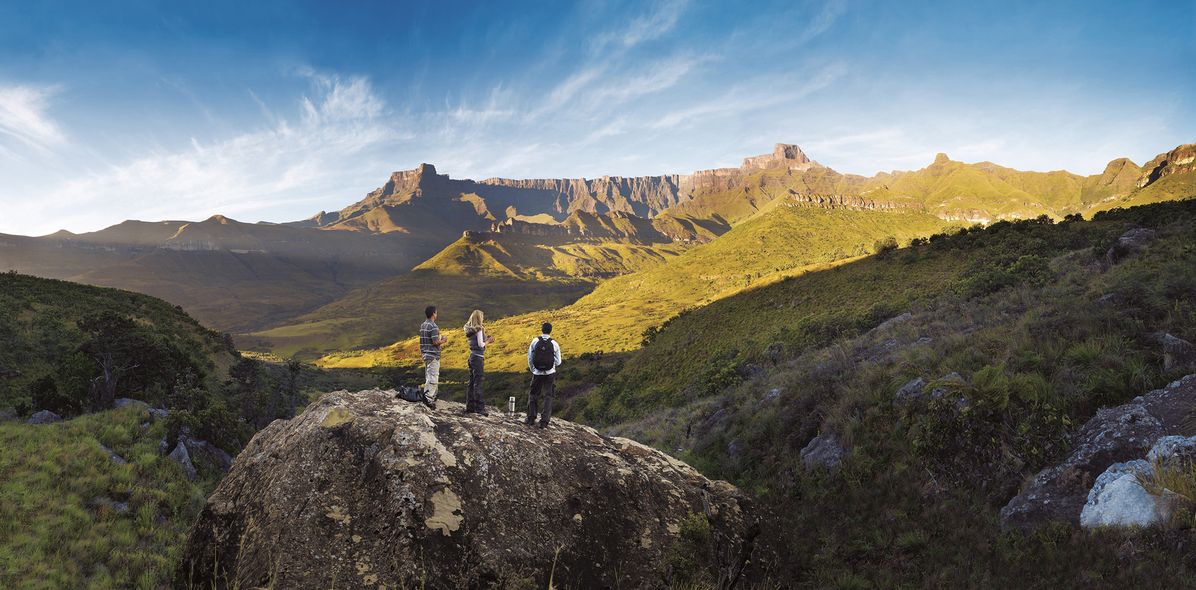 Gruppe im Gebirge Drakensberge