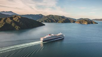 Queen Elizabeth auf hoher See