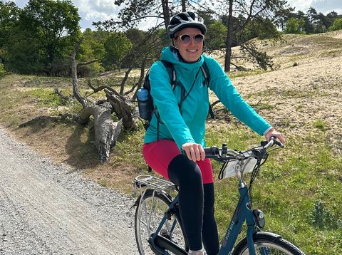 Chronistin Marion auf dem Rad in den Niederlanden