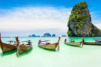 Boote am Strand von Phuket