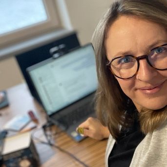 Mitarbeiterin Daniela Schur in ihrem Home Office
