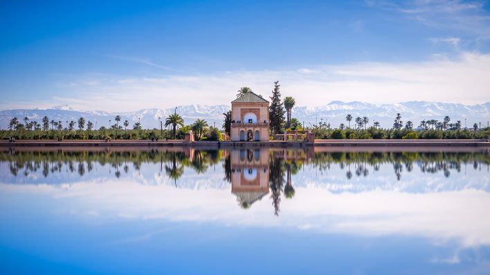 Garten und See in Marrakesch in Marokko
