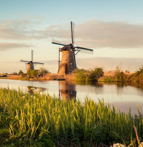 Windmühlen im Sonnenuntergang