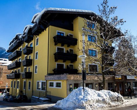 Hotel Pinzgauerhof by Alpeffect in Zell am See-1