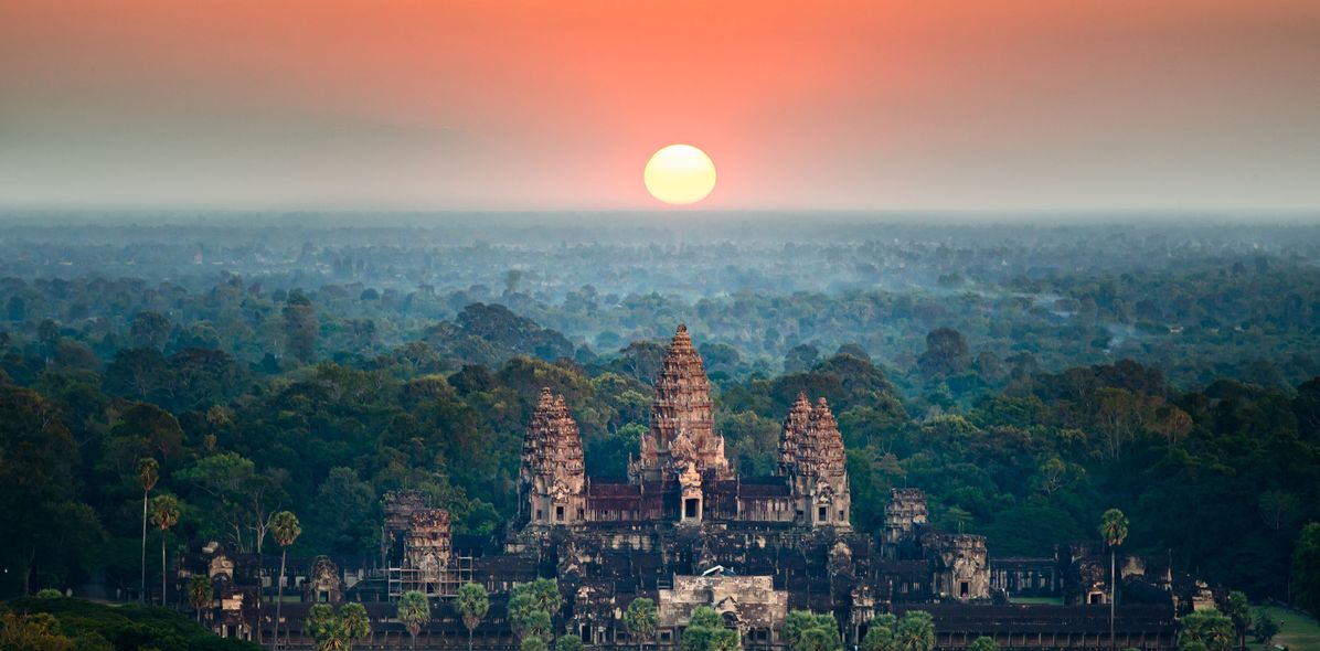Blick auf Angkor Wat bei Sonnenuntergang