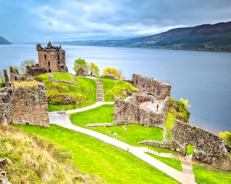 Wilde Landschaften, imposante Burgen & geschichtsträchtige Städte