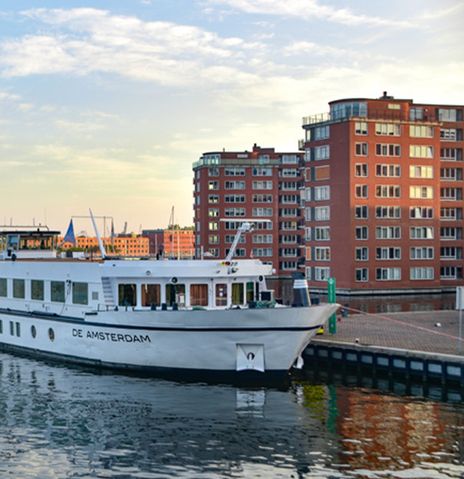 MS DE AMSTERDAM im Hafen von Amsterdam