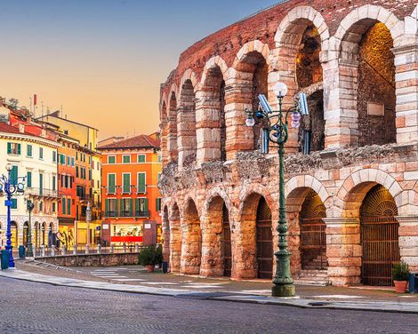 Genüsslich wandern durch Weinberge zum Gardasee-1