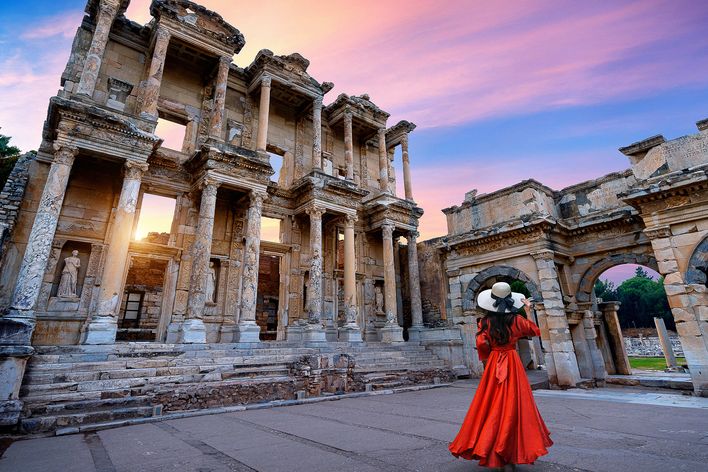 Frau in Ephesos in der Türkei