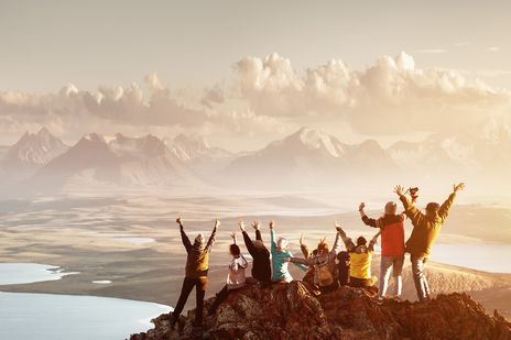 Gruppe auf Berggipfel
