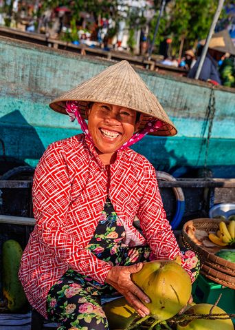 Frau auf Markt in Vietnam