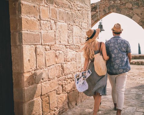 Kreuzfahrt mit der MSC Divina ab/an Neapel inkl. Standortrundreise ab Neapel