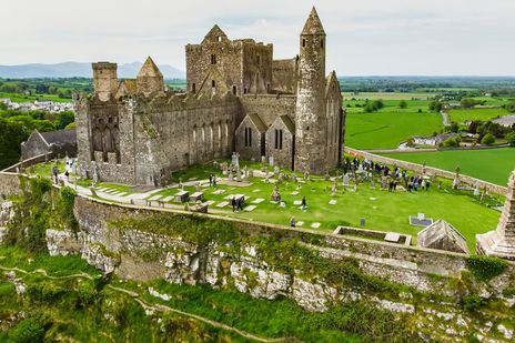 Rock of Cahshel in Irland