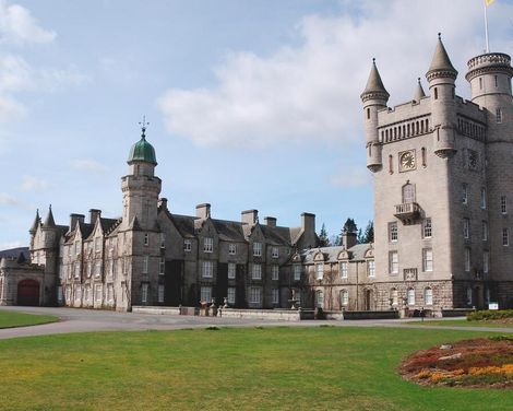 Wilde Landschaften, imposante Burgen & geschichtsträchtige Städte