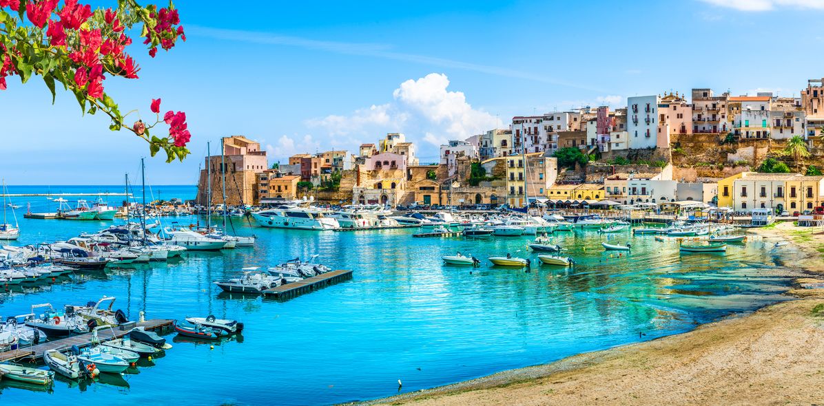 Hafen von Trapani auf Sizilien in Italien