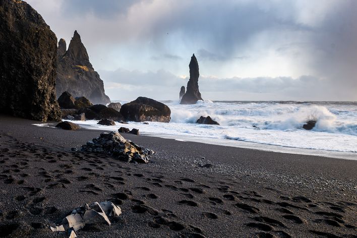 Schwarzer Sandstrand Reynisfjara in Island