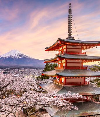 Chureito-Pagode mit Blick auf den Fuji in Japan