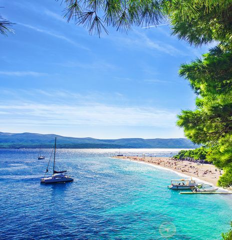 Boot vor der Insel Brac