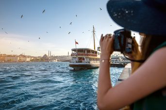 Frau am Bosporus