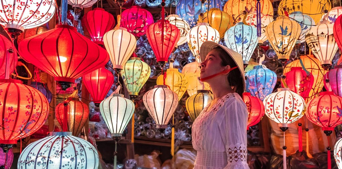 Frau auf Markt in Vietnam