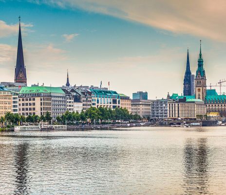 Blick von der Binnenalster auf die Innenstadt von Hamburg