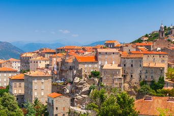 Luftaufnahme auf Sartène auf Korsika