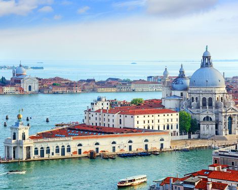 Mini-Kreuzfahrt mit Costa Deliziosa von Civitavecchia bis Venedig inkl. Rom- & Venedig-Städteprogramm-0