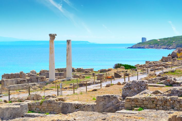 Antike Ruinen von Tharros an der Küste auf Sardinien
