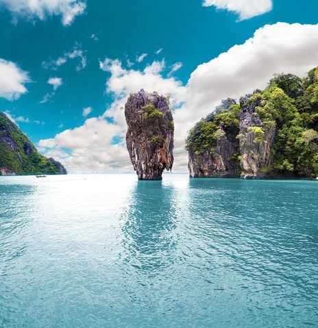 Felsen im Meer in Phuket