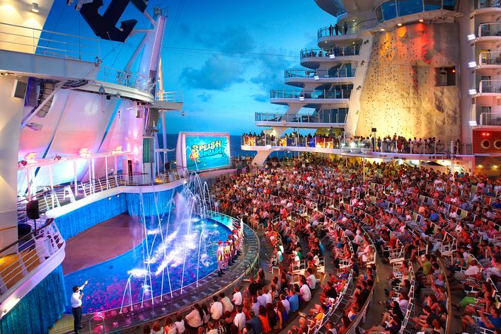 Show auf der Oasis of the Seas