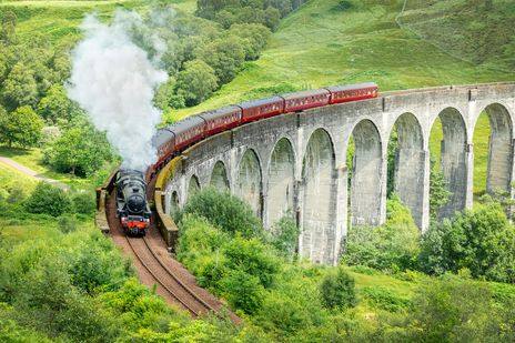 Eisenbahnbrücke in Schottland