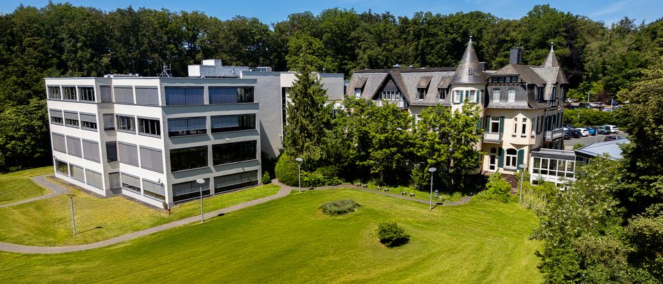 Rückansicht der Firma Berge & Meer in Rengsdorf, Deutschland