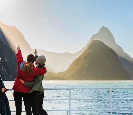 Bootstour im Fjord in Neuseeland
