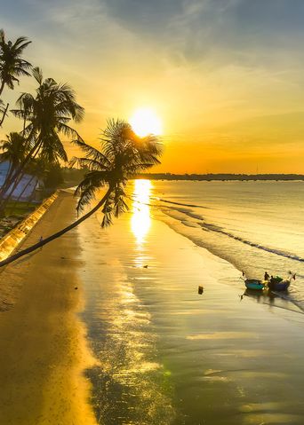 Sonnenuntergang an einem Strand in Vietnam