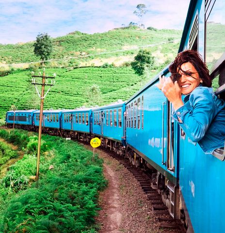 Frau im Zug in Sri Lanka