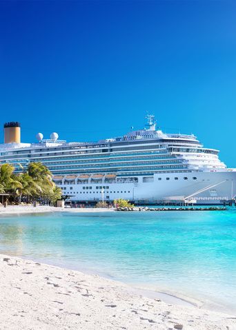 Kreuzfahrtschiff in der Karibik
