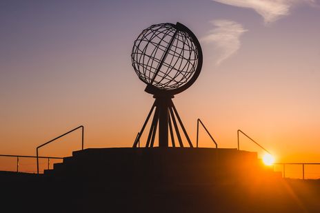 Blick auf das Nordkap bei Sonnenuntergang