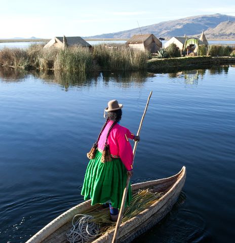 Frau auf Titicacasee