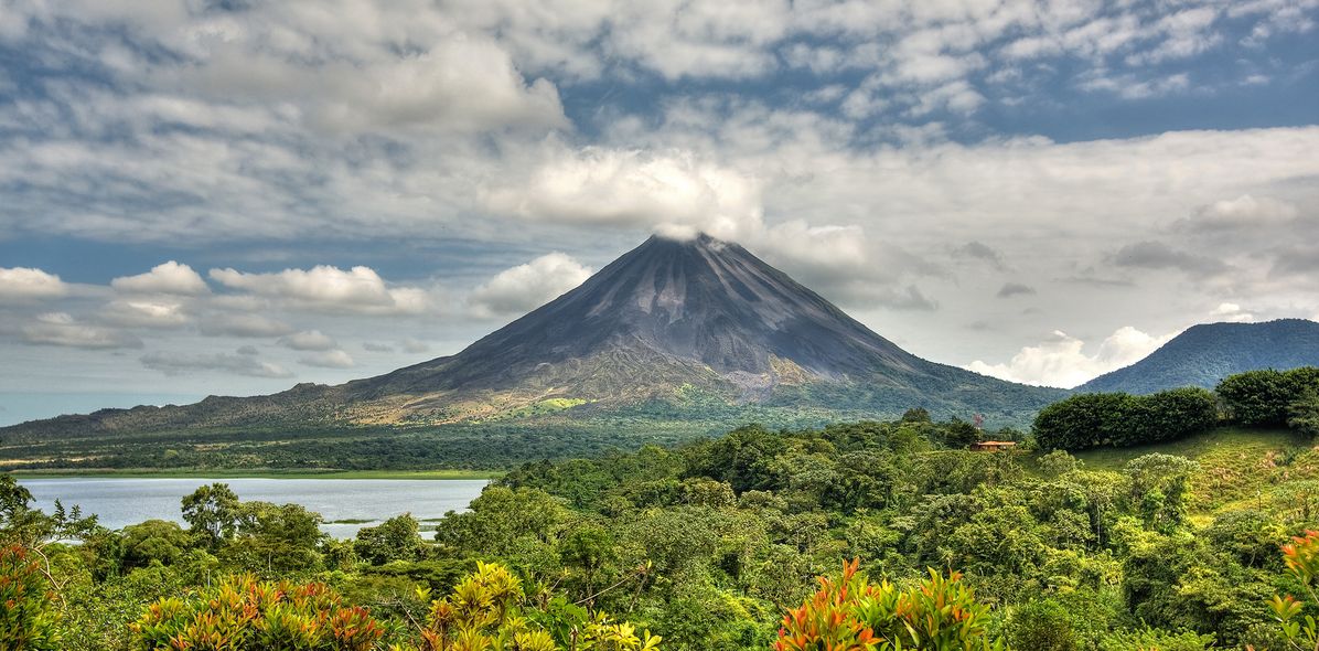 Blick auf Vulkan in Costa Rica