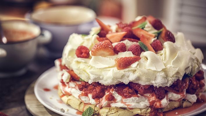Pavlova Dessert