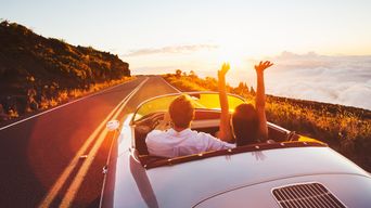 Paar im Auto