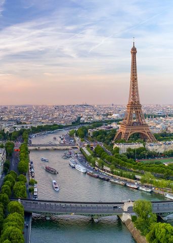 Vogelperspektive von Paris mit Blick auf Eifelturm