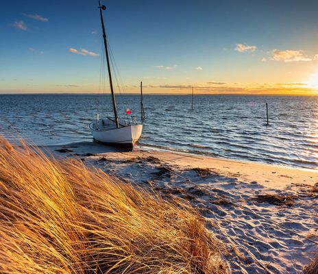 Ein Boot an der schönen Ostseeküste