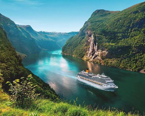 Kreuzfahrt mit der Costa Favolosa ab/an Hamburg-1