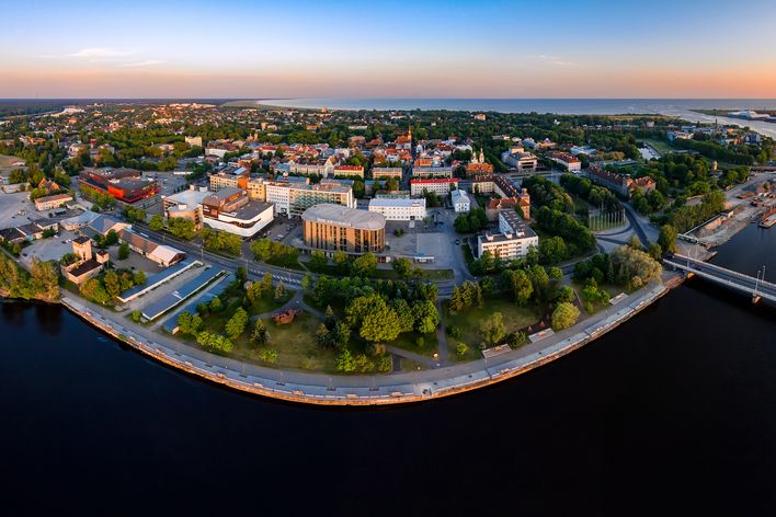 Luftaufnahme von Pärnu in Estland