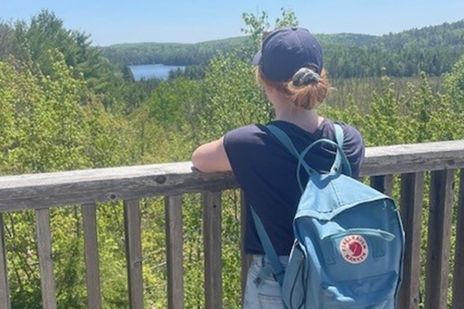 Unsere Mitarbeiterin Laura in einem Nationalpark in Kanada