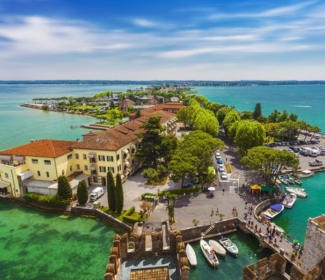 Blick auf Sirmione am Gardasee